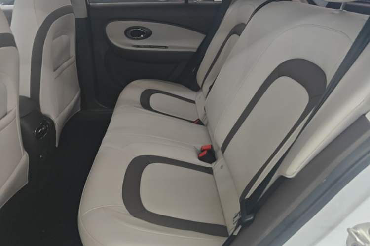 Used JAC Yiwei 3 2023 505 km Championship Edition Left Rear Seat