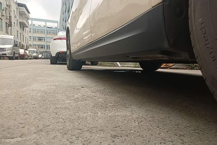 Used JAC Yiwei 3 2023 505km Air Left Side Sill
