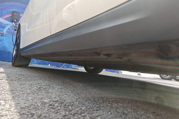 Used JAC Yiwei 3 2023 505km Pro+ Left Side Sill