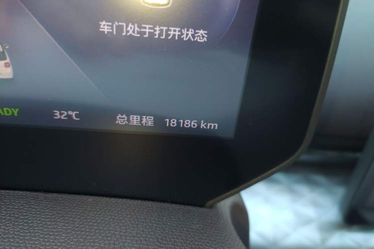 Used JAC Yiwei 3 2023 505km Pro Odometer Close Up