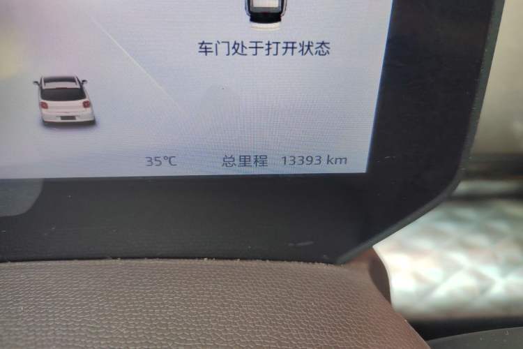 Used JAC Yiwei 3 2023 405km Lite Odometer Close Up