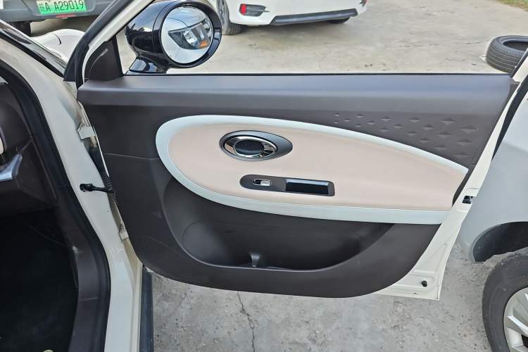 Used JAC Yiwei 3 2023 505km Pro Right Front Door Interior