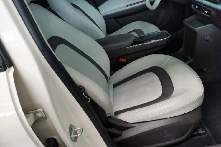 Used JAC Yiwei 3 2023 405km Air Right Front Seat