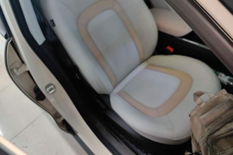 Used JAC Yiwei 3 2023 505km Pro Right Front Seat