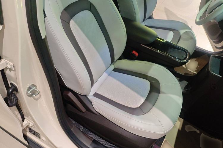 Used JAC Yiwei 3 2023 405km Pro Right Front Seat