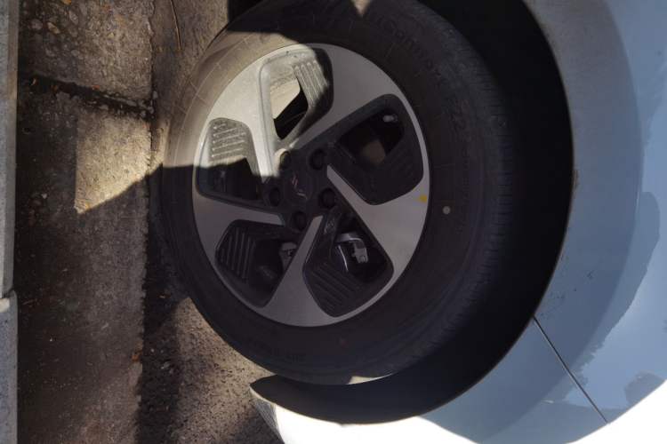 Used JAC Yiwei 3 2023 505 km Championship Edition Right Front Wheel Hub