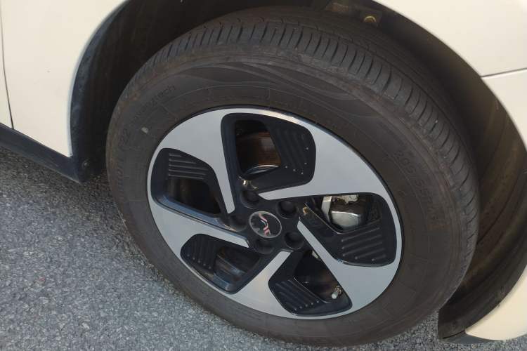 Used JAC Yiwei 3 2023 505km Pro Right Front Wheel Hub