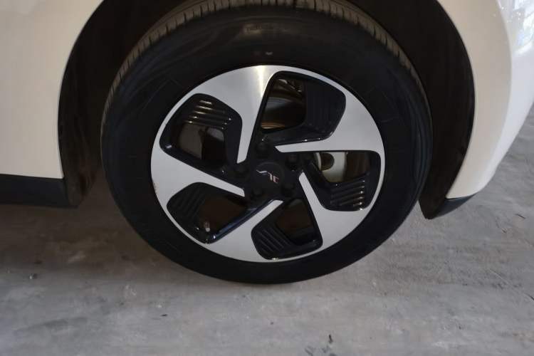 Used JAC Yiwei 3 2023 405km Air Right Front Wheel Hub