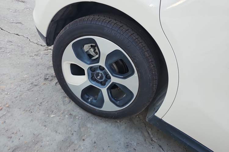Used JAC Yiwei 3 2023 505km Pro Right Rear Wheel Hub
