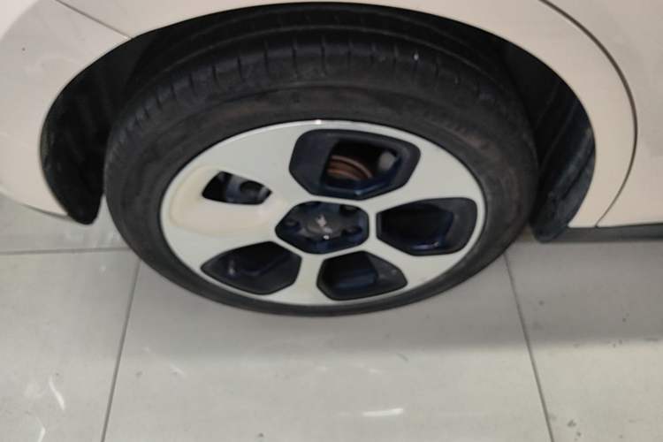 Used JAC Yiwei 3 2023 505km Pro Right Rear Wheel Hub