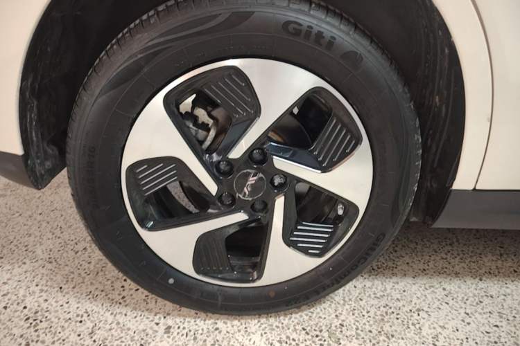 Used JAC Yiwei 3 2023 405km Air Right Rear Wheel Hub
