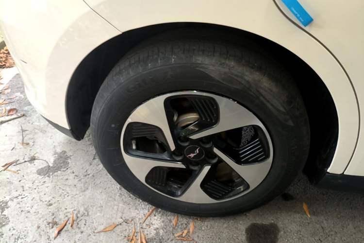 Used JAC Yiwei 3 2023 505km Air Right Rear Wheel Hub