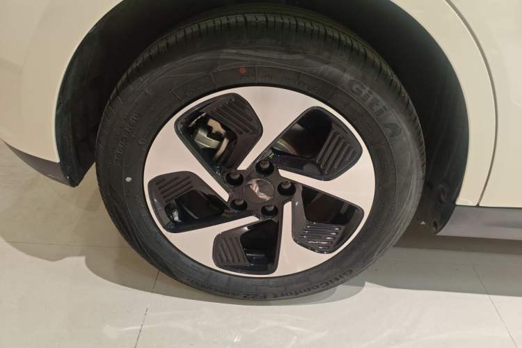 Used JAC Yiwei 3 2023 405km Pro Right Rear Wheel Hub