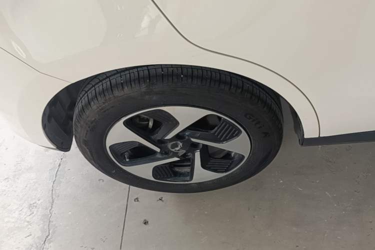 Used JAC Yiwei 3 2023 405km Air Right Rear Wheel Hub