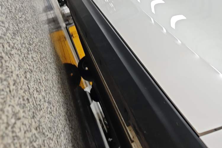 Used JAC Yiwei 3 2023 405km Air Right Side Sill