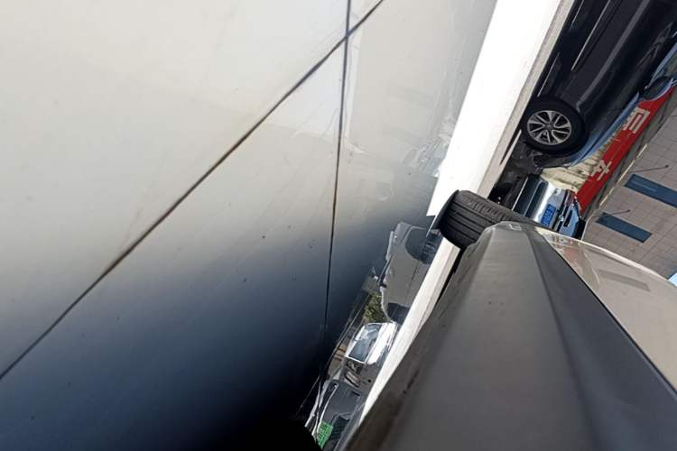 Used JAC Yiwei 3 2023 505km Air Right Side Sill