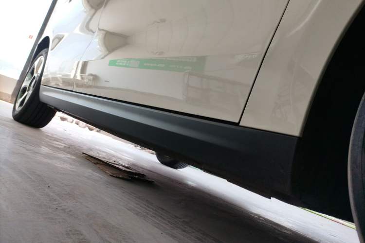 Used JAC Yiwei 3 2023 505km Pro Right Side Sill