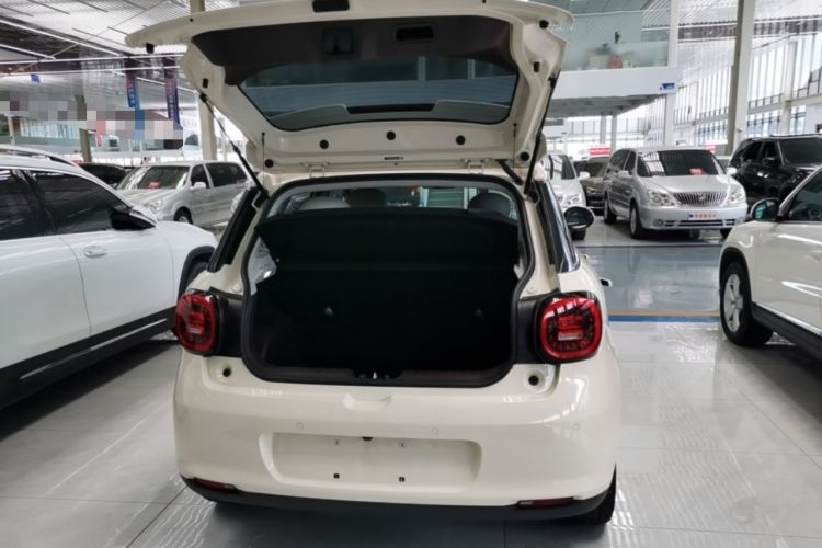 Used JAC Yiwei 3 2023 405km Air Trunk