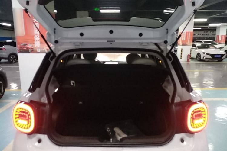 Used JAC Yiwei 3 2023 405km Air Trunk
