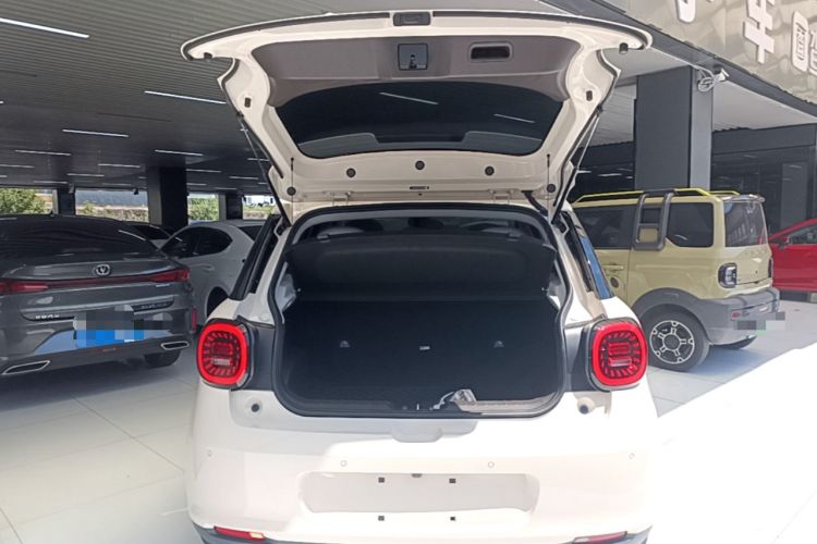 Used JAC Yiwei 3 2023 505km Air Trunk