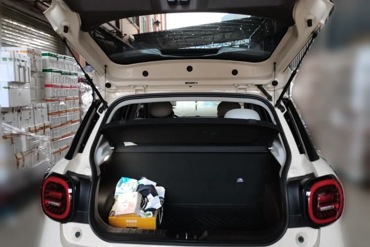 Used JAC Yiwei 3 2023 405km Air Trunk