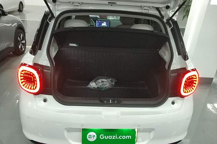 Used JAC Yiwei 3 2023 505 km Championship Edition Trunk