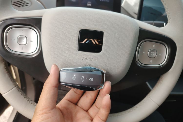 Used JAC Yiwei 3 2023 505km Pro Vehicle Key