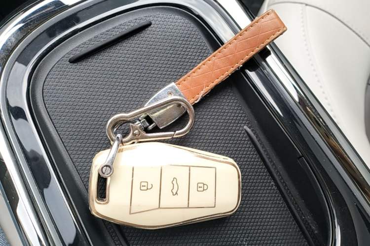 Used JAC Yiwei 3 2023 505km Air Vehicle Key