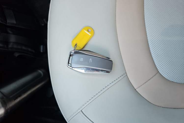 Used JAC Yiwei 3 2023 505km Pro Vehicle Key