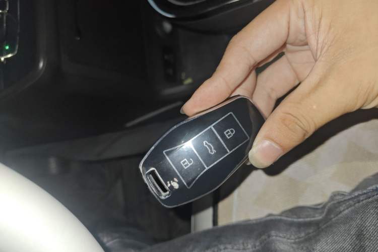 Used JAC Yiwei 3 2023 405km Lite Vehicle Key