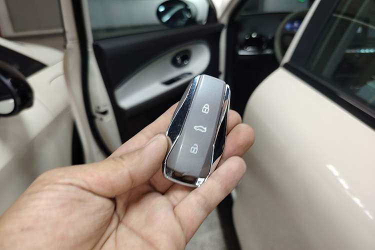Used JAC Yiwei 3 2023 405km Air Vehicle Key