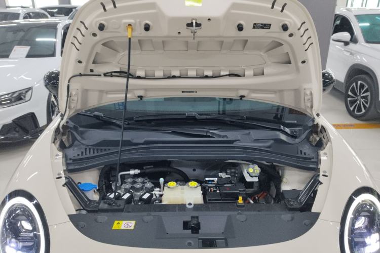 Used JAC Yiwei 3 2023 405km Pro Engine Bay