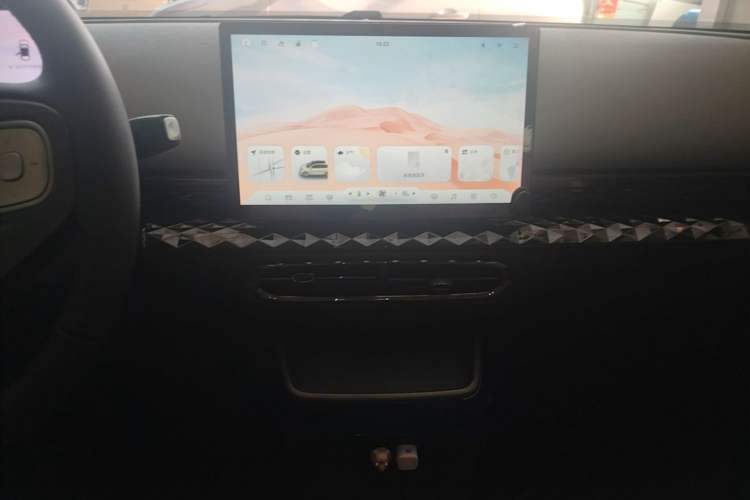 Used JAC Yiwei 3 2024 Beloved Edition 330km Air+ Audio And AC Panel