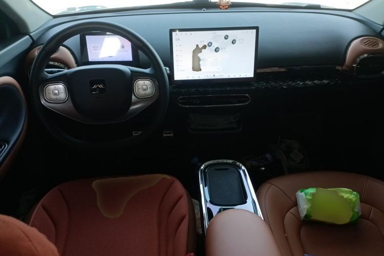 Used JAC Yiwei 3 2024 Zhi'ai Edition 330km Air Center Console