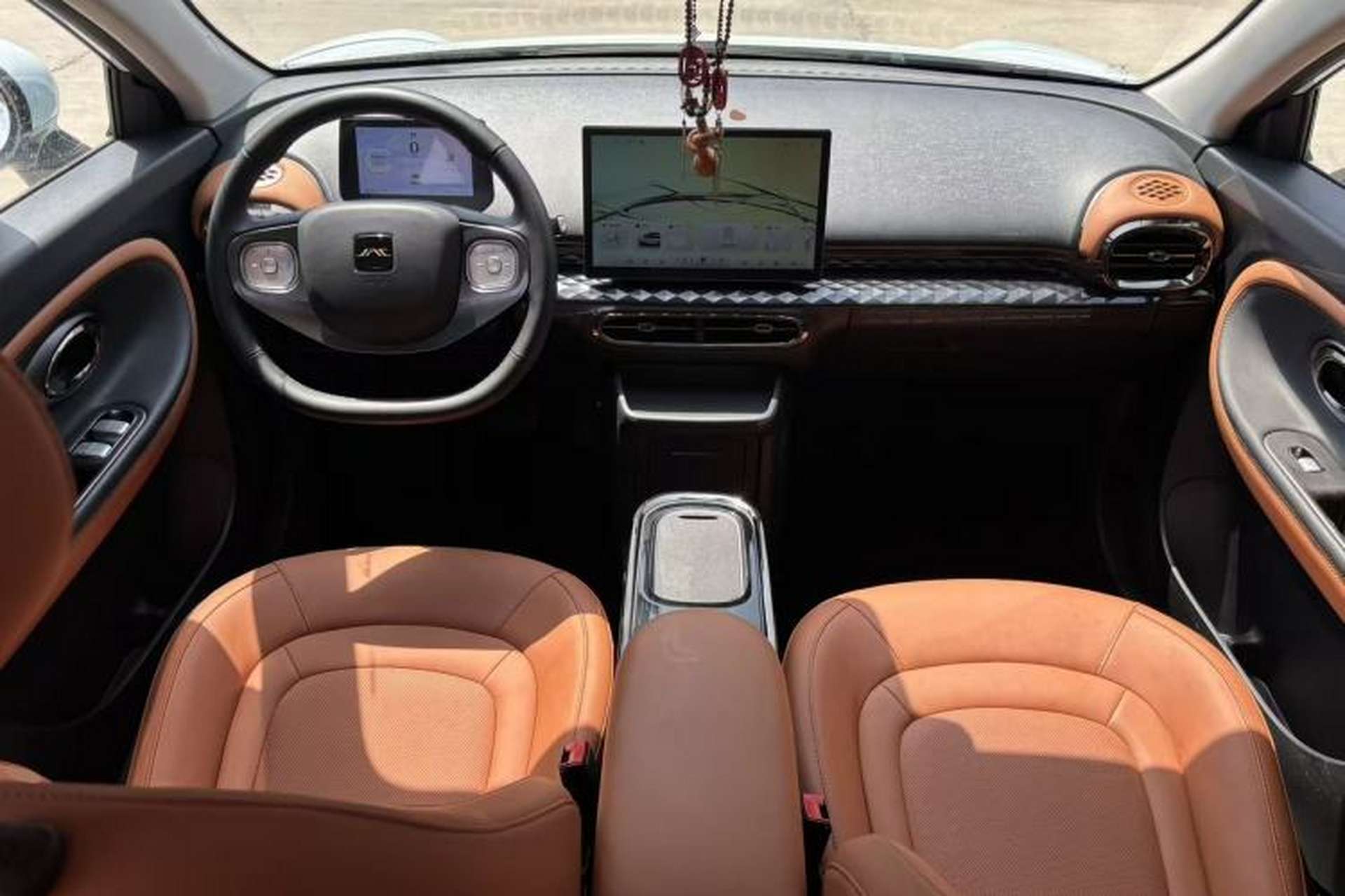 Used JAC Yiwei 3 2024 Zhiai Edition 505km Champion Version Center Console