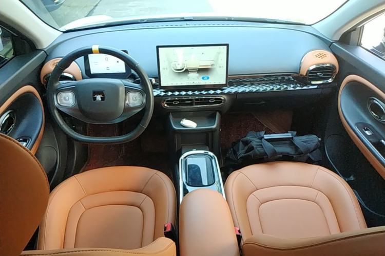 Used JAC Yiwei 3 2024 Beloved Edition 330km Air+ Center Console