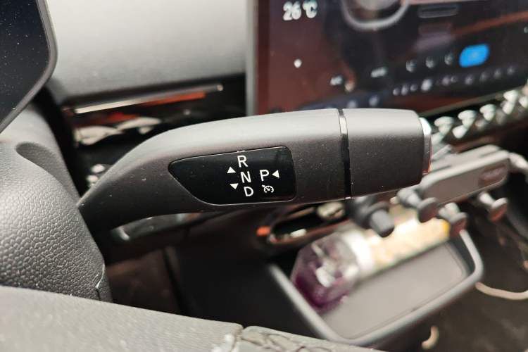 Used JAC Yiwei 3 2024 Zhi'ai Edition 330km Air Gear Lever