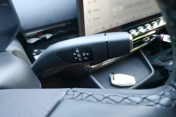 Used JAC Yiwei 3 2024 Beloved Edition 330km Air+ Gear Lever