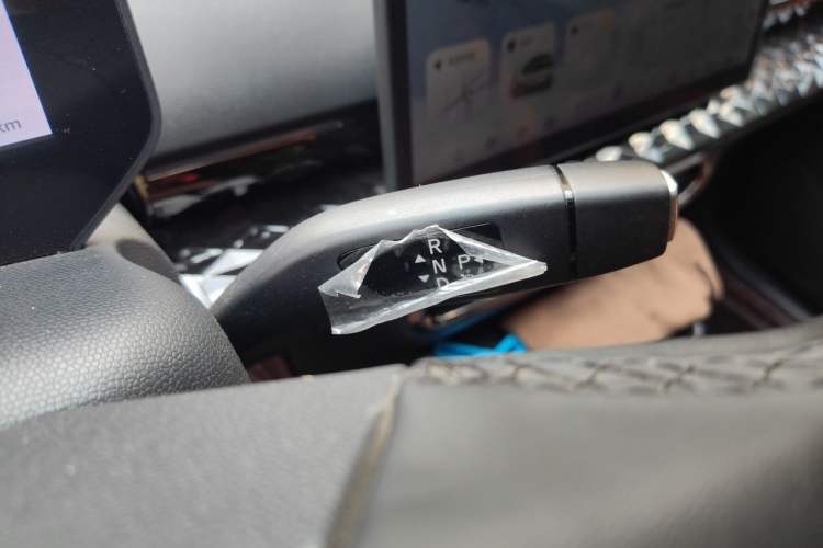 Used JAC Yiwei 3 2024 Charming Edition 405km Lite Gear Lever