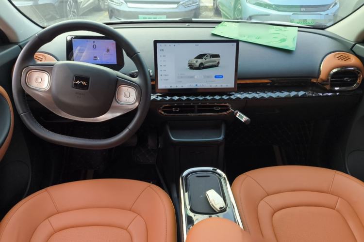 Used JAC Yiwei 3 2024 Zhi'ai Edition 330km Air Interior 2
