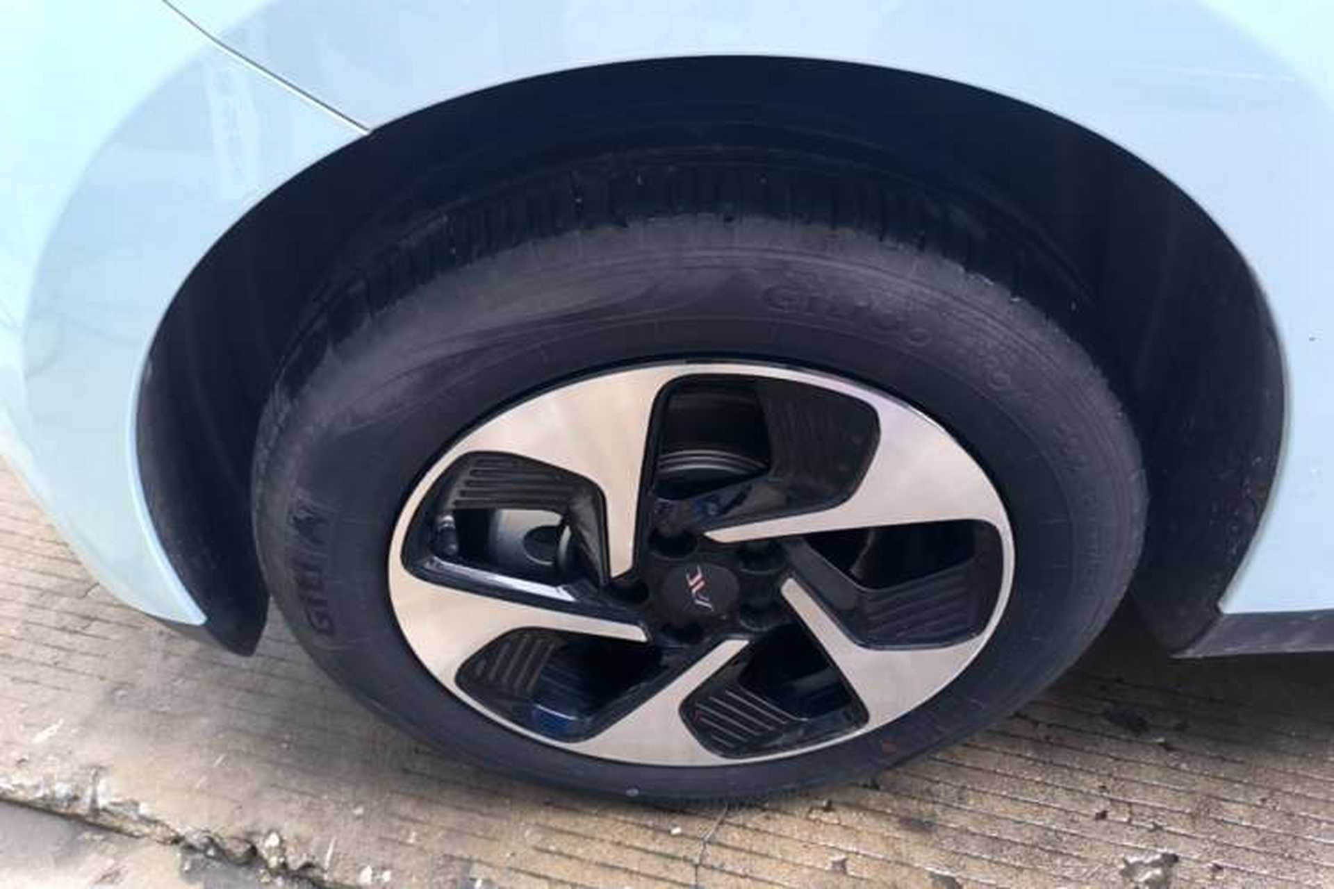 Used JAC Yiwei 3 2024 Zhiai Edition 505km Champion Version Left Front Wheel Hub