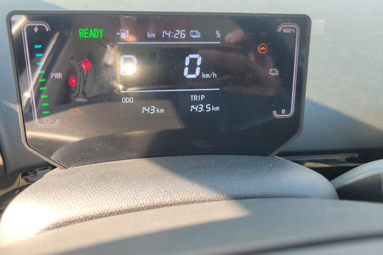 Used JAC Yiwei 3 2024 Zhi'ai Edition 330km Lite Odometer Close Up