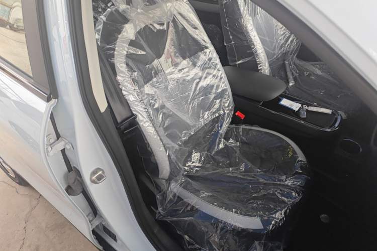 Used JAC Yiwei 3 2024 Zhi'ai Edition 330km Lite Right Front Seat