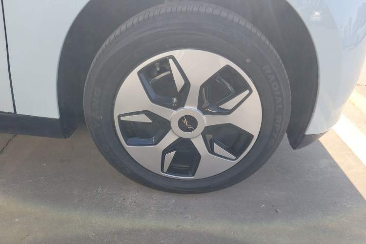 Used JAC Yiwei 3 2024 Zhi'ai Edition 330km Lite Right Front Wheel Hub