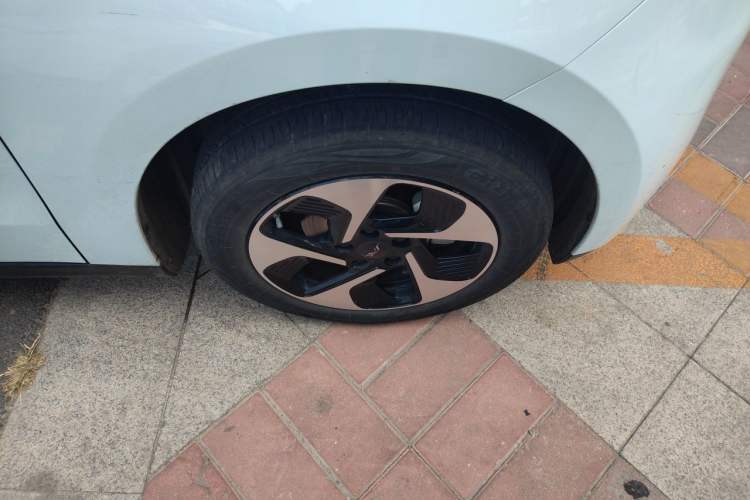 Used JAC Yiwei 3 2024 Charming Edition 405km Lite Right Front Wheel Hub