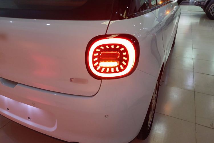 Used JAC Yiwei 3 2024 Zhi'ai Edition 330km Air Right Rear Taillight