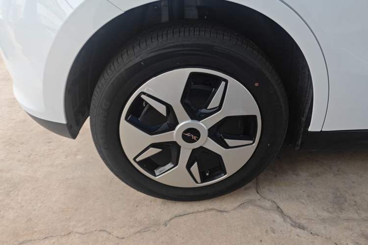 Used JAC Yiwei 3 2024 Zhi'ai Edition 330km Lite Right Rear Wheel Hub