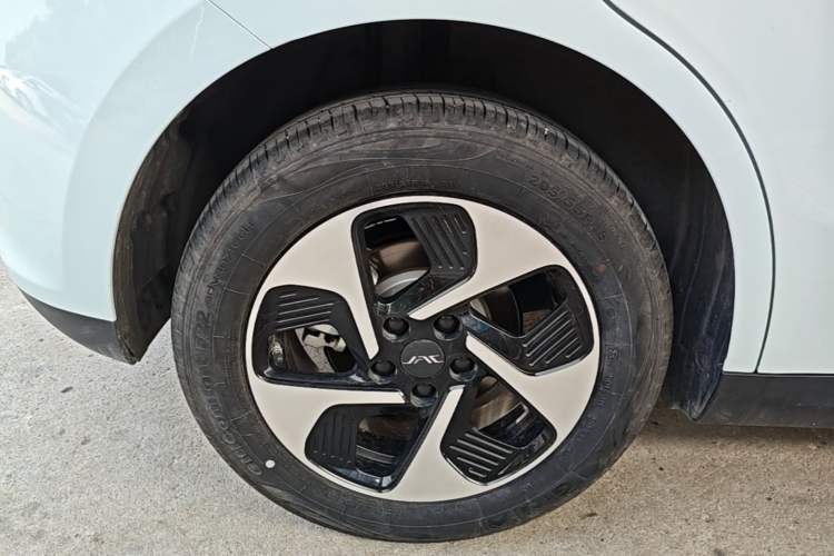 Used JAC Yiwei 3 2024 Zhiai Edition 505km Champion Version Right Rear Wheel Hub