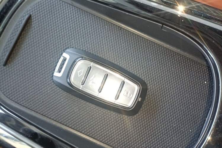 Used JAC Yiwei 3 2024 Zhi'ai Edition 330km Air Vehicle Key