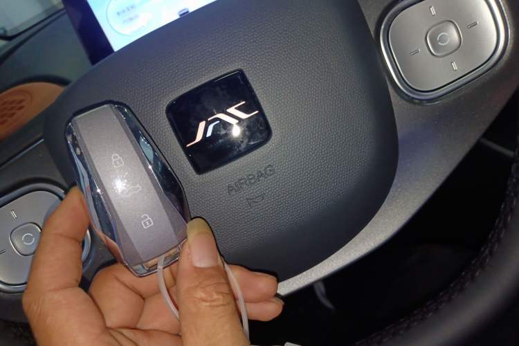 Used JAC Yiwei 3 2024 Zhi'ai Edition 330km Air Vehicle Key